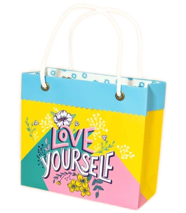 گیفت بگ گلاسه سایز 6 طرح خودت را دوست داشته باش کد: 6029 | لوتوس |5591022300338